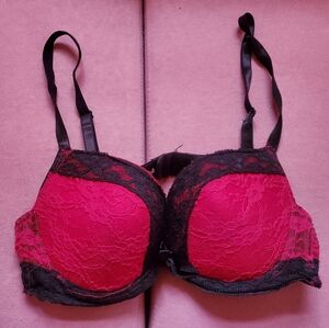 Red & black lacy bra, 36C